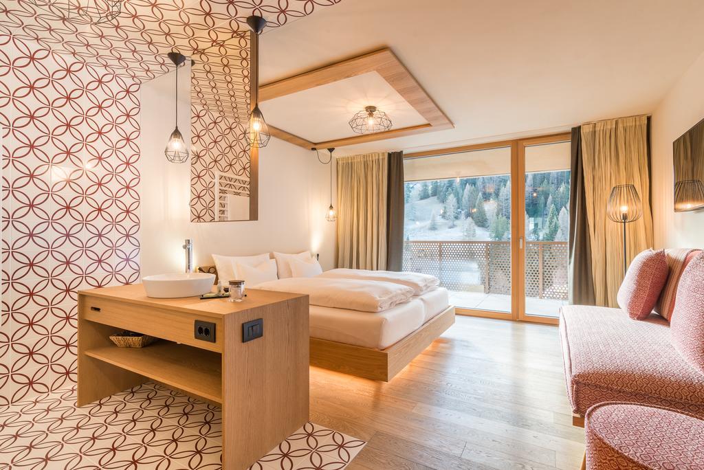 Hotel Tofana Сан Касиано Екстериор снимка